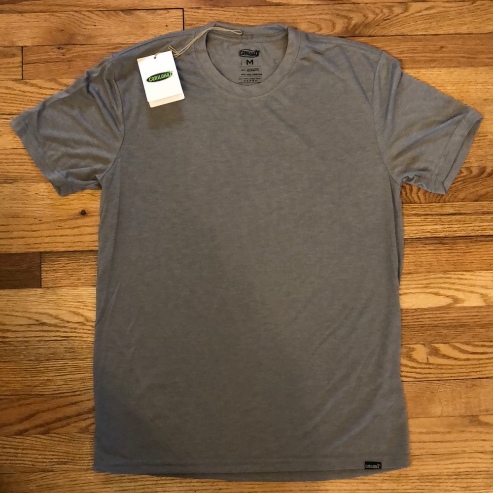 Men’s heather grey Cariloha tee
